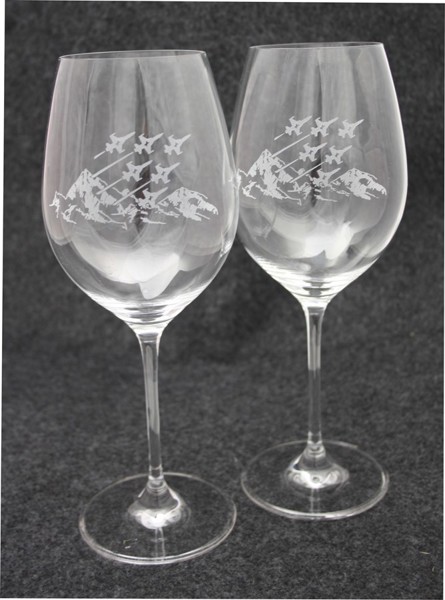 Bild von Patrouille Suisse Weinglas. 1 Karton mit 2 Gläser. Postversand möglich. 
