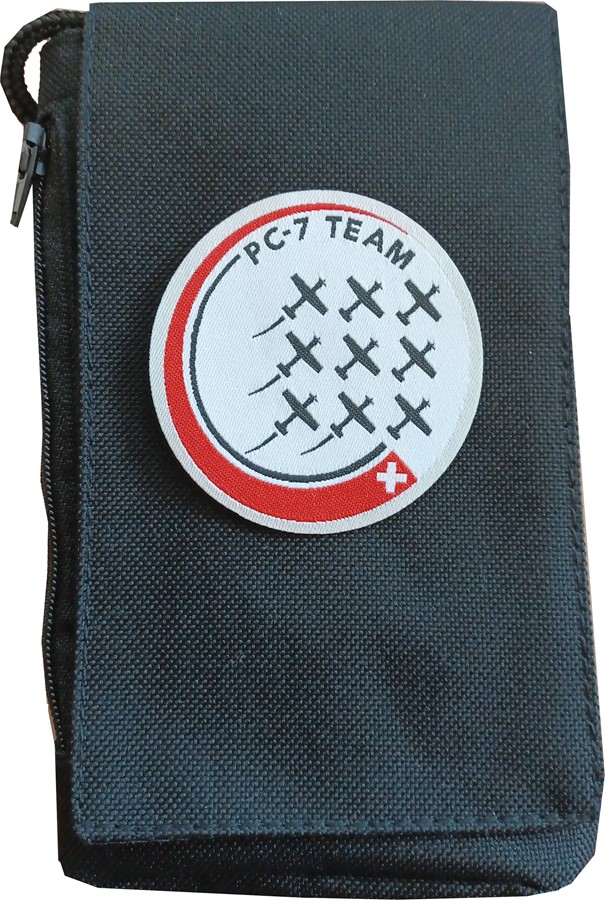 xl-handytasche-schwarz-mit-logo-pc-7-team. Patrouille Suisse Fanclub Shop